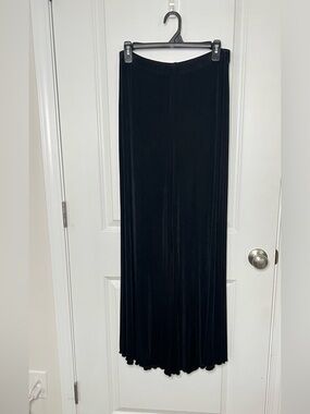 Chicos Travelers 1/Medium Black Anti Wrinkle Pull On Lettuce Hem Wide Leg Pants